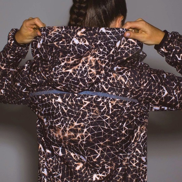 Geometric Black and White rain Jacket 4 - Picture 1 of 8